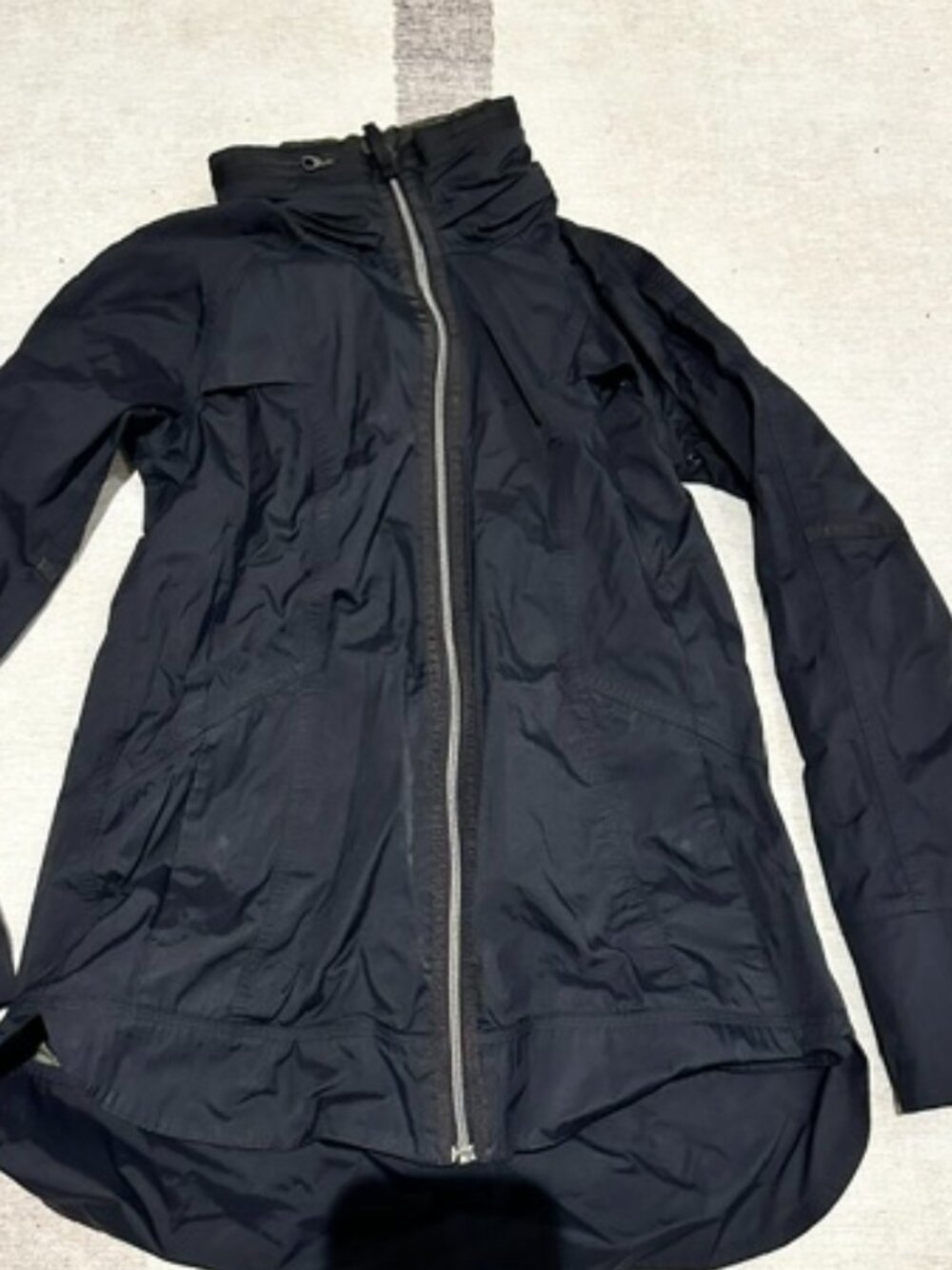 Lululemon size 8 Fo Drizzle rain jacket